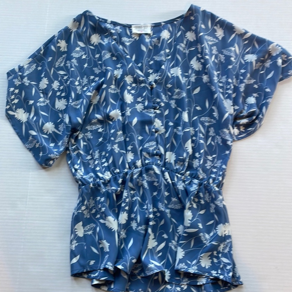 Cute blouse by sienna sky